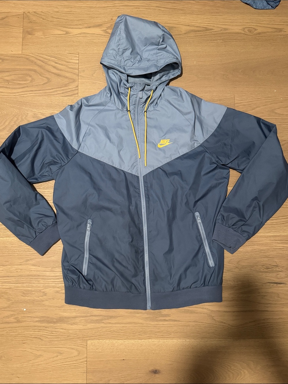 Nike Men's Medium 2-Tone Hooded Windbreaker Jacket - Slate/Steel with Yellow